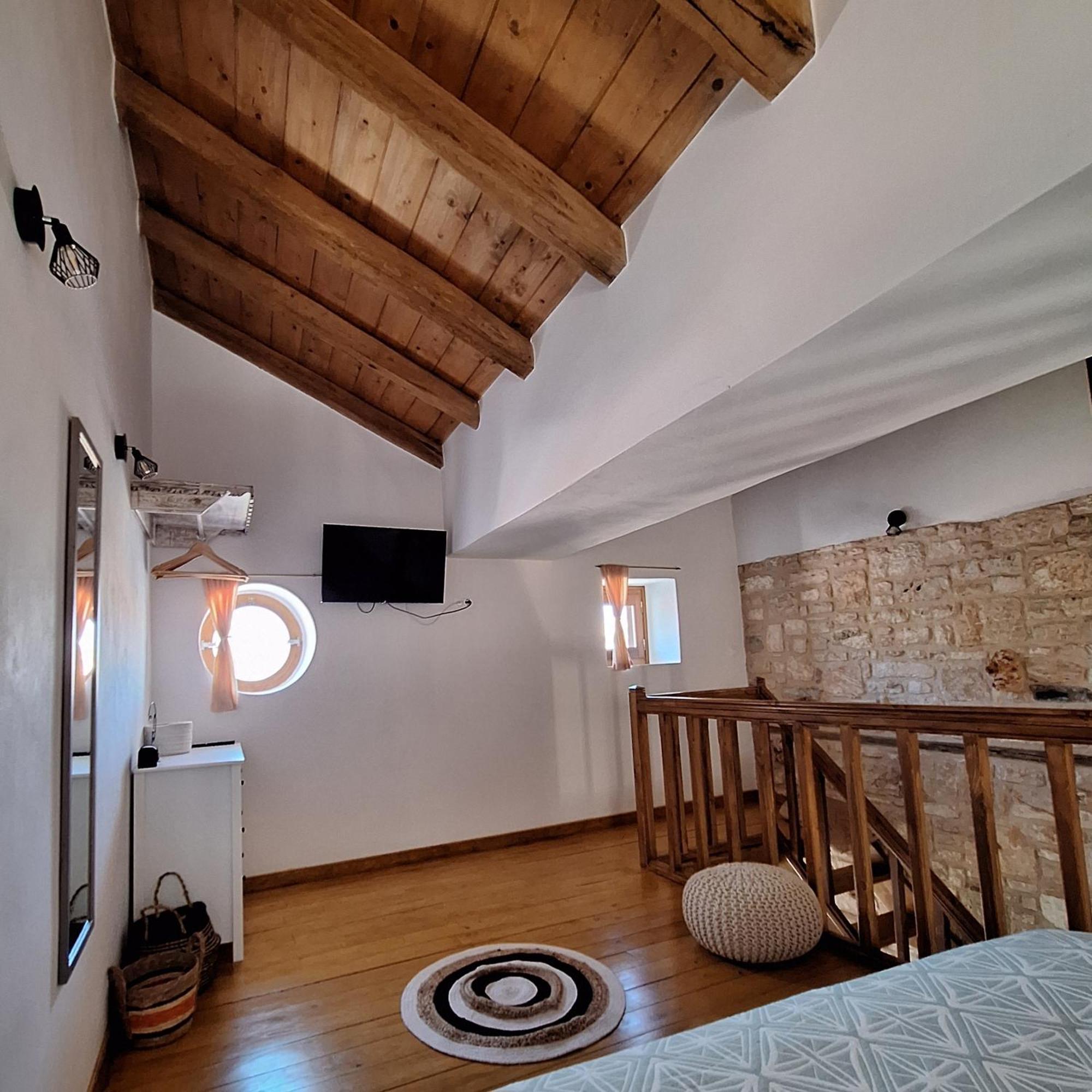 To Pefko - Mezzanines - Apartment Megisti ภายนอก รูปภาพ