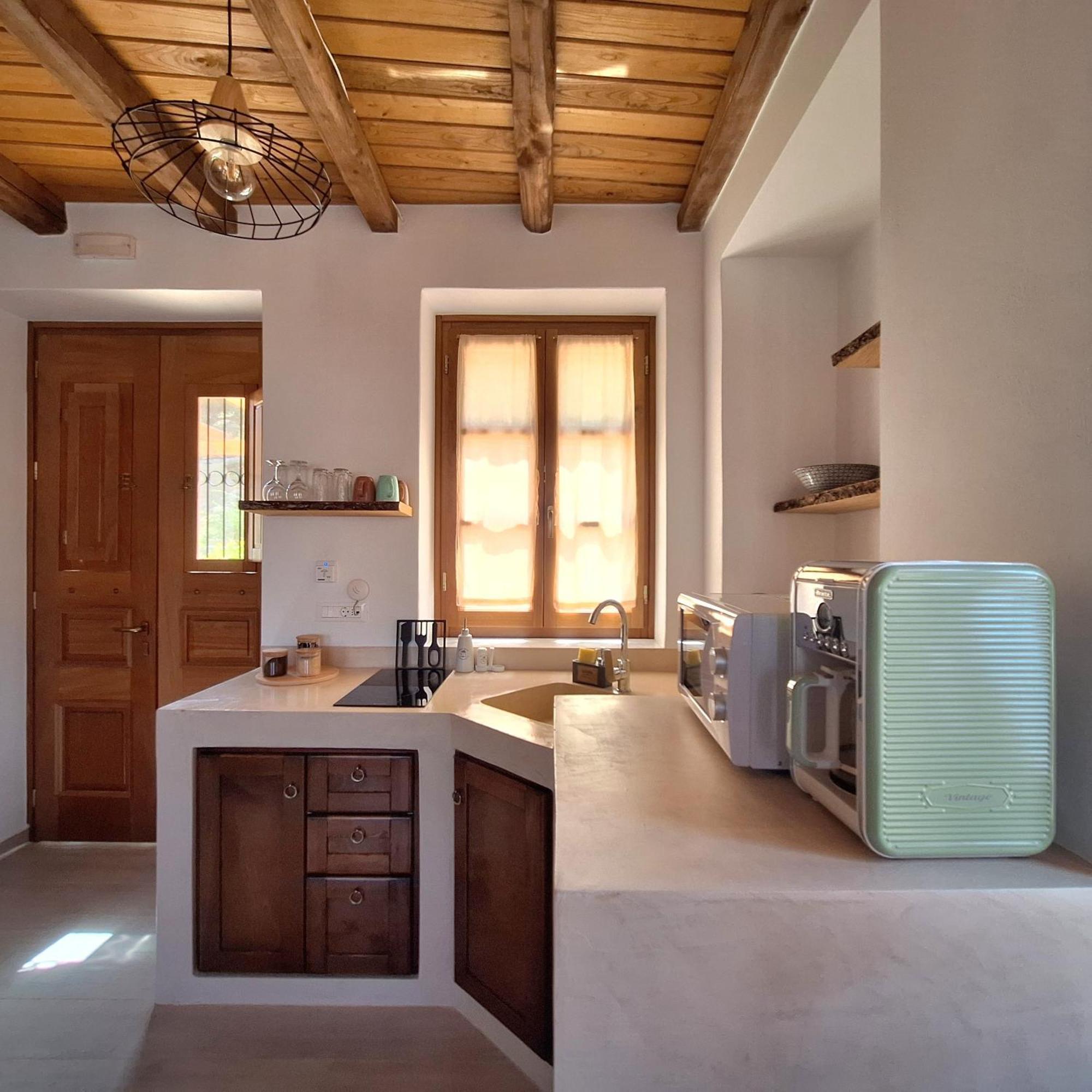 To Pefko - Mezzanines - Apartment Megisti ภายนอก รูปภาพ
