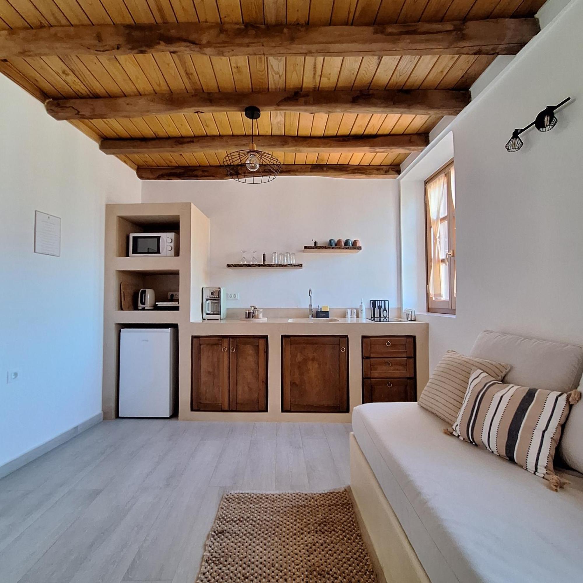 To Pefko - Mezzanines - Apartment Megisti ภายนอก รูปภาพ